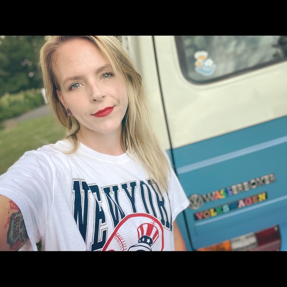 Meet your Posher, Brooke - Picture 1 of 1